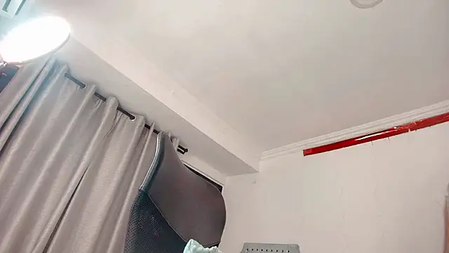 paulina ponce online show from March 22, 1:33 am