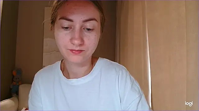 Snapshot of BluueSilk chatting on September 12, 6:03 am BluueSilk online show from September 12, 6:03 am