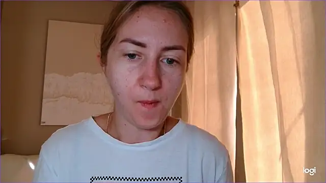 Snapshot of BluueSilk chatting on September 18, 6:34 am BluueSilk online show from September 18, 6:34 am