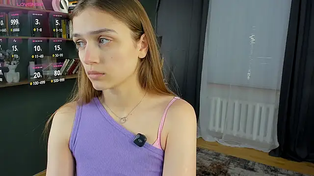 JuliannaLeiding online show from February 2, 7:02 pm