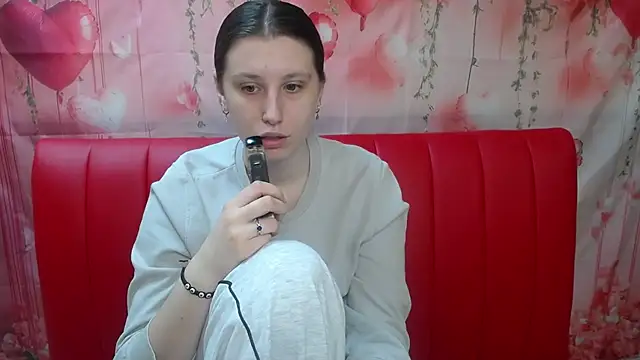 LilianaShine online show from May 5, 5:32 am
