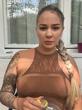 sexybatwomen33 online show from May 21, 10:35 am
