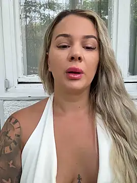 sexybatwomen33 online show from May 25, 6:23 am