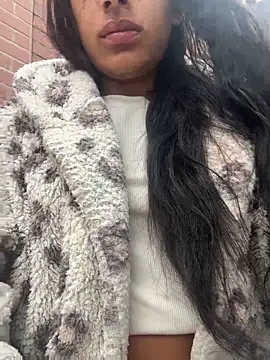 Teasing-Tiara online show from May 31, 2:45 pm