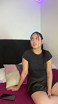 NoahMeganX online show from April 4, 6:23 am