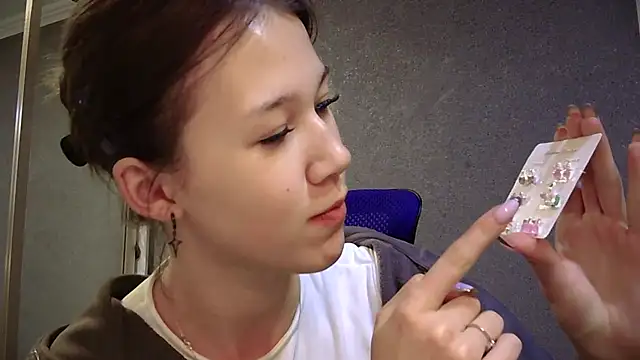 lilXdomiii online show from May 13, 11:38 am