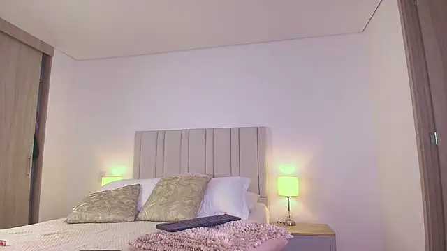 Anna-Lynn online show from May 21, 3:04 am