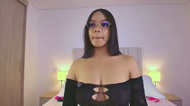 Anna-Lynn online show from May 23, 3:05 am