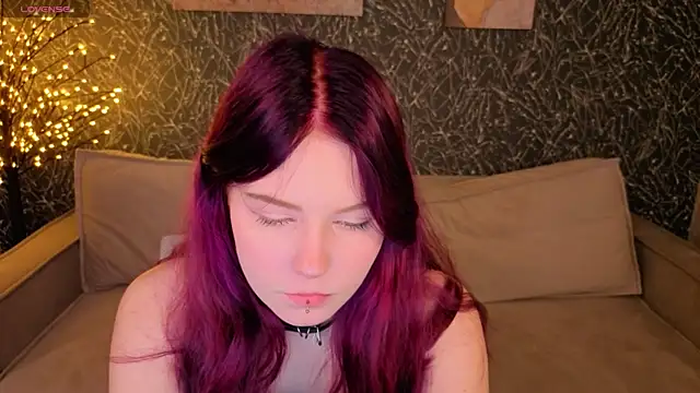 Julia Anis online show from April 8, 1:08 am