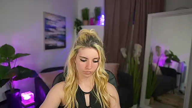 Jetpearl online show from April 6, 8:10 pm