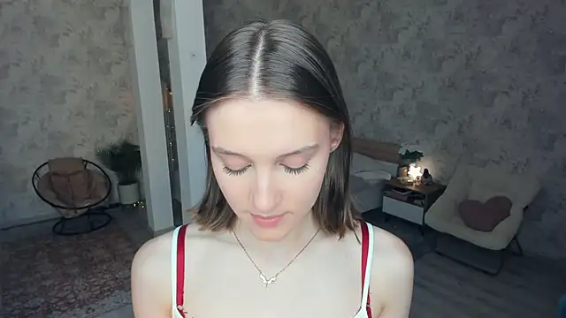 LianneBynon online show from May 14, 8:31 am