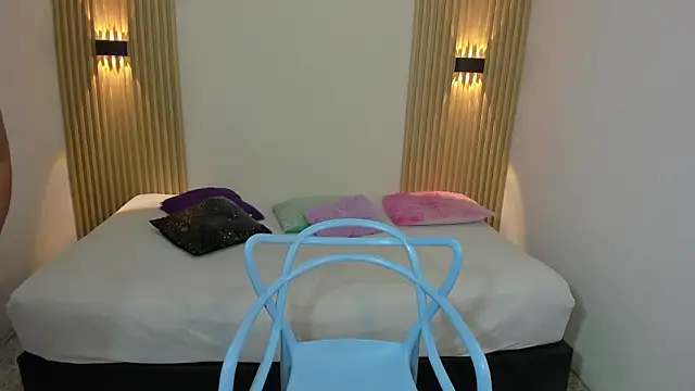 ZoeGrace5 online show from February 7, 3:43 am