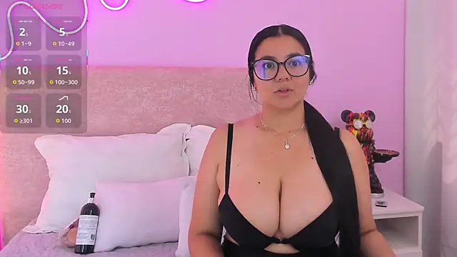 MiaFoxx149 online show from April 4, 3:33 pm