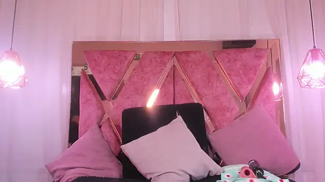 shantal cooper  online show from March 22, 11:22 pm