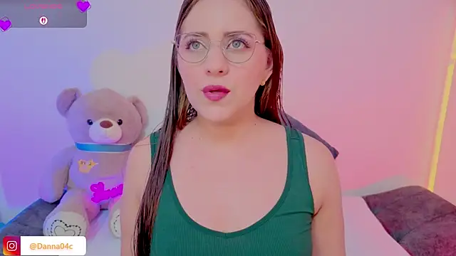 DannaCouper  online show from May 9, 11:12 am