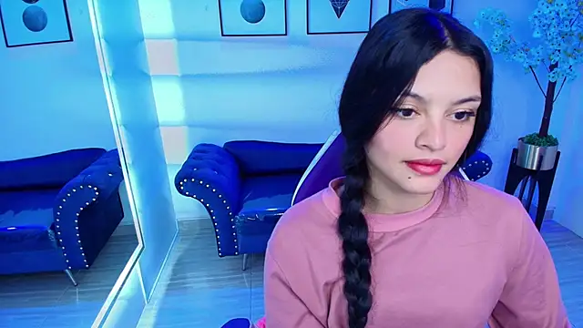 Maddie T18 online show from May 6, 11:25 am