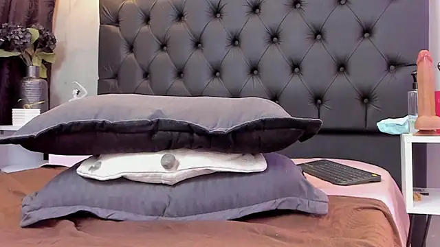 naomi  blair online show from March 28, 8:36 am