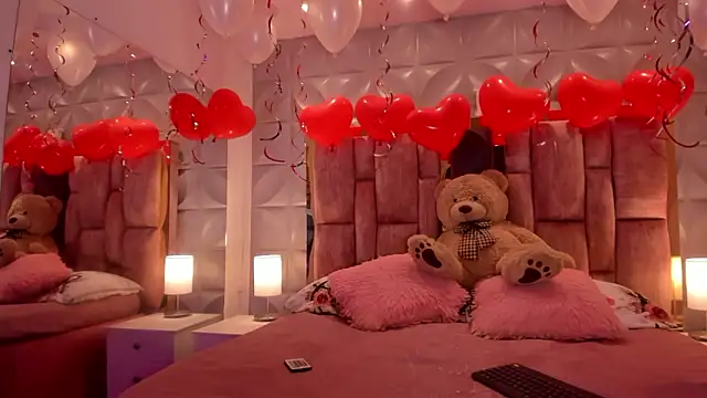 Paris Velvet online show from February 21, 12:00 am