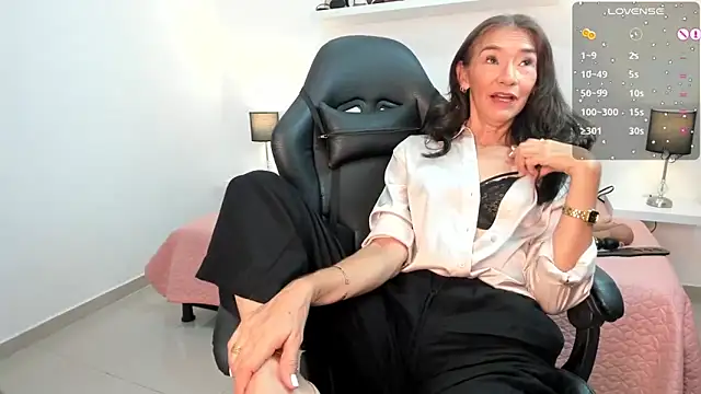 Emma Mendozaa online show from February 24, 11:53 am