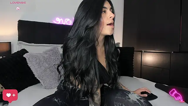 Amarae  online show from May 18, 1:15 am