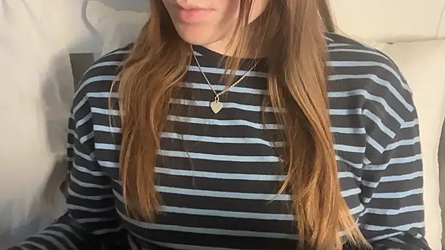 Lucyschickt online show from May 13, 5:19 pm