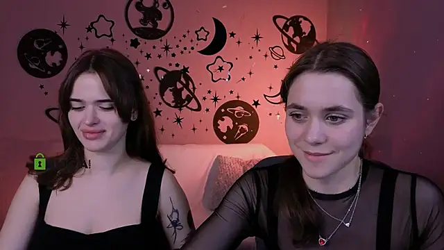 laurenmurrr online show from April 4, 1:10 pm