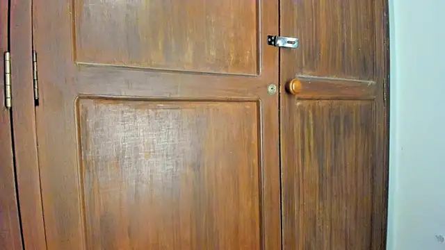 SamanthaHill  online show from March 26, 8:10 pm