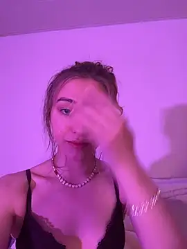 romyxxs online show from May 16, 8:08 pm