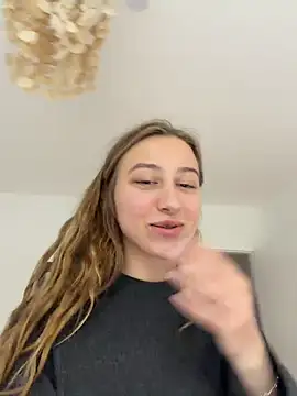 romyxxs online show from May 6, 3:05 pm