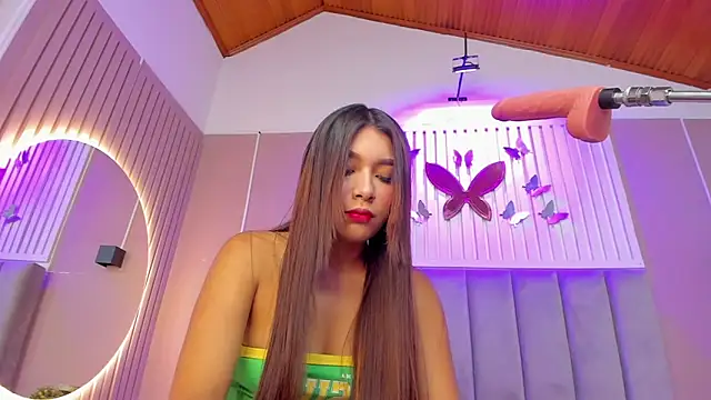  Kailythompson online show from March 19, 7:51 pm