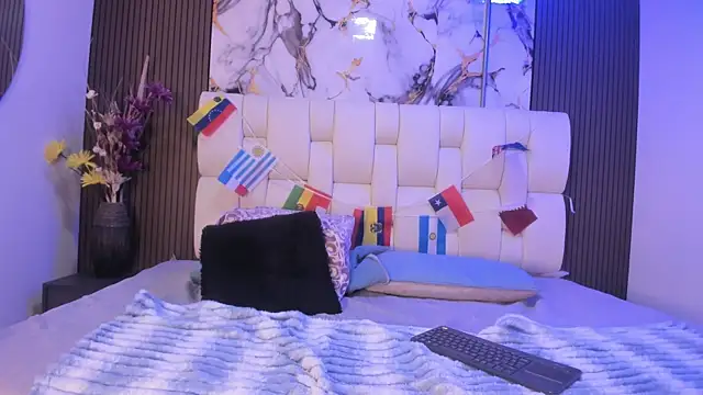 sophiaa10 online show from July 7, 7:05 pm