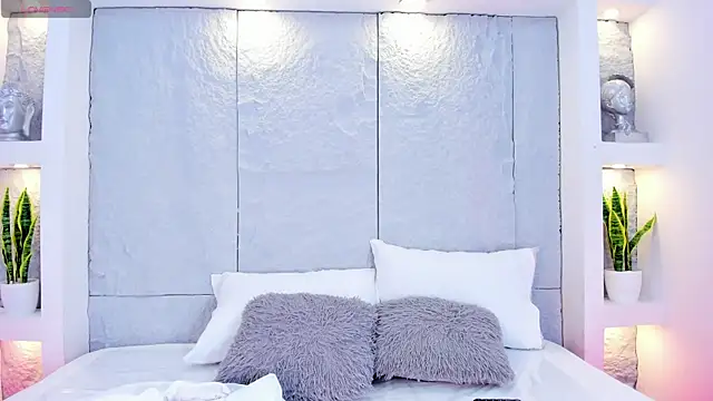 Ravenn21x online show from April 9, 10:37 pm