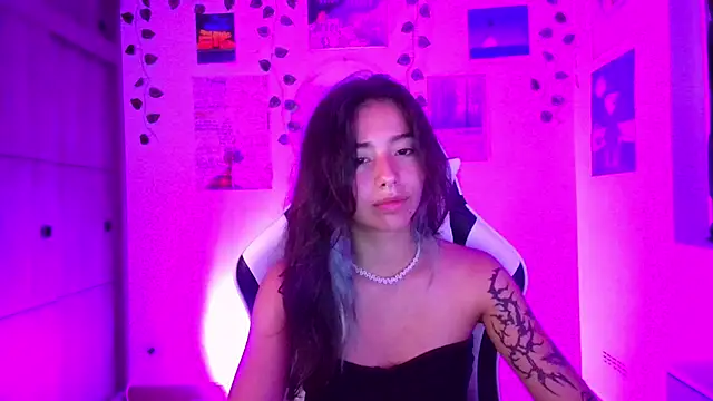 IvyStone  online show from March 13, 2:02 am