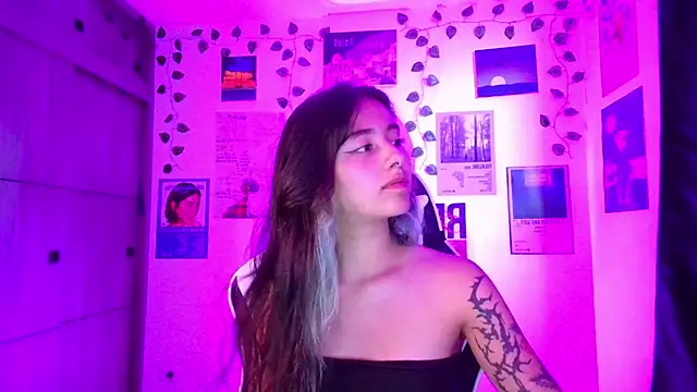 IvyStone  online show from March 21, 10:59 pm