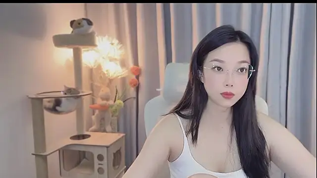 Yumi yuni online show from May 10, 1:13 pm