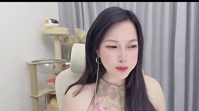 Yumi yuni online show from May 22, 11:14 pm