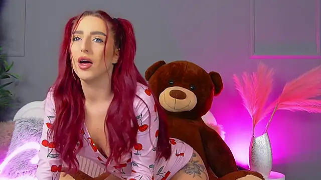 CrystalRedd online show from April 3, 4:54 am