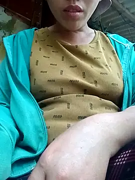 hot-luna- online show from May 7, 10:08 am
