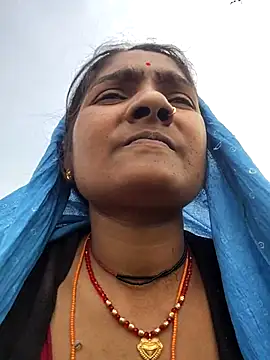 Hotty raghni online show from March 19, 8:40 am