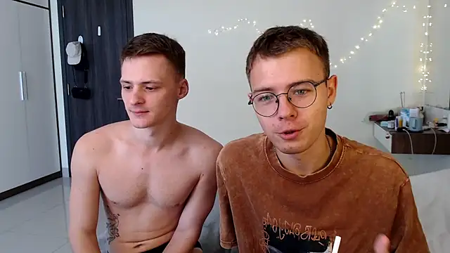 NikiKerryCum online show from May 23, 3:27 am