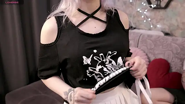 Yunakiss online show from May 20, 1:08 pm