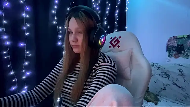 axin burnell online show from May 23, 7:23 pm