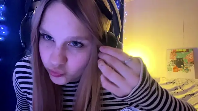 axin burnell online show from May 8, 7:27 pm