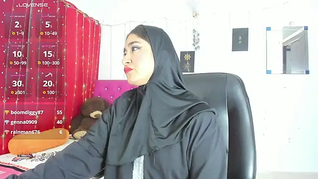 SamiraAwada online show from May 21, 7:34 pm