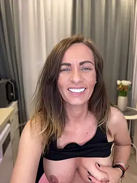 DivineAmely online show from May 9, 10:01 pm