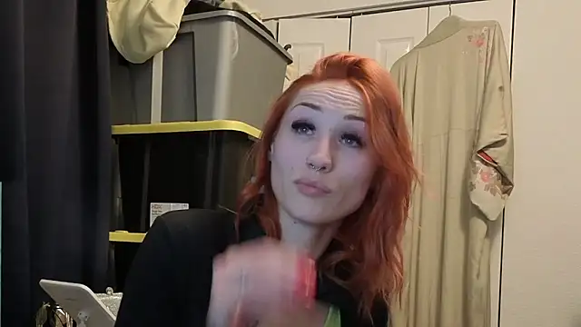 ThornsandHoney online show from May 24, 4:22 am