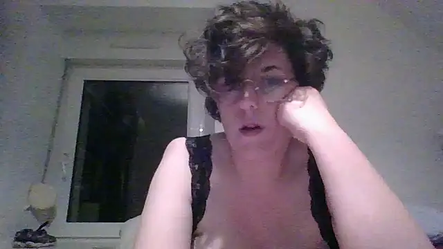 OIseauNoir88 online show from March 31, 7:36 pm