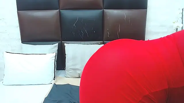 Bootylexy20 online show from May 1, 11:30 pm