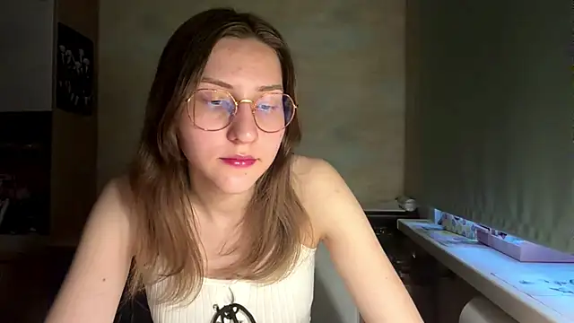 Miaaa Moon online show from May 16, 4:39 pm