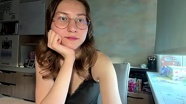 Miaaa Moon online show from May 6, 3:27 pm
